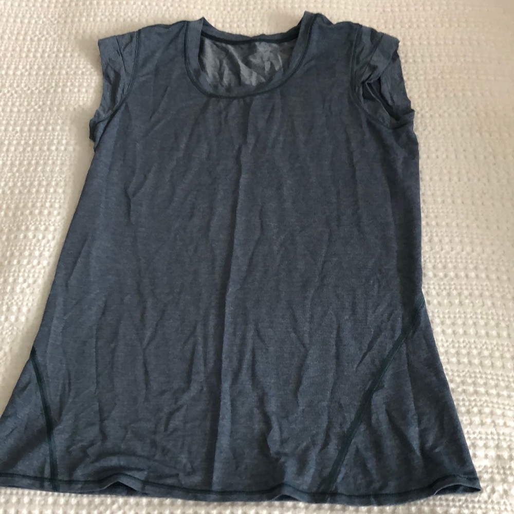Lululemon tee